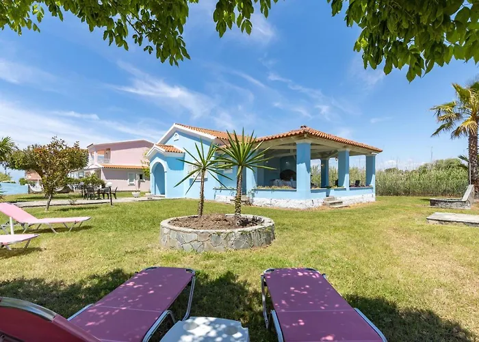 Villa Amorossa With Garden View & Shared Pool By Konnect, Roda 