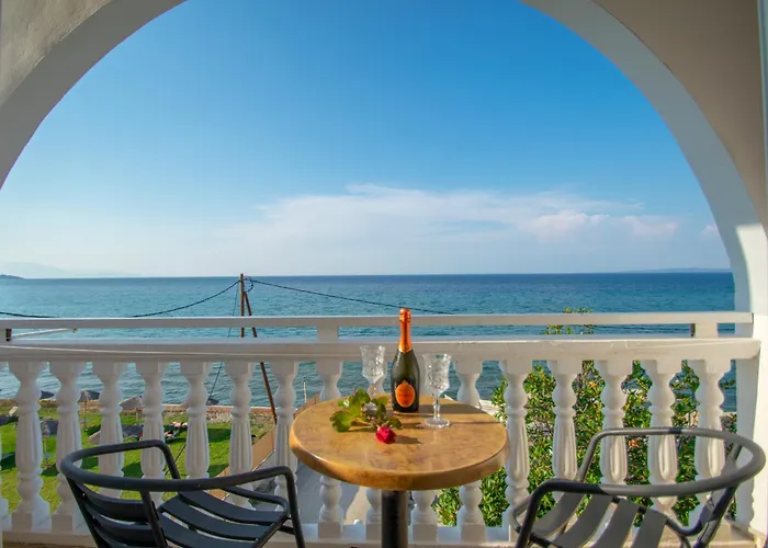 Agoulos Beach Hotel Argassi