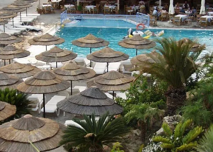 Finas Hotel Pefki 